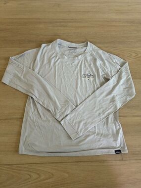 Patagonia Small Women's Long-Sleeved Capilene Cool Daily Graphic Shirt